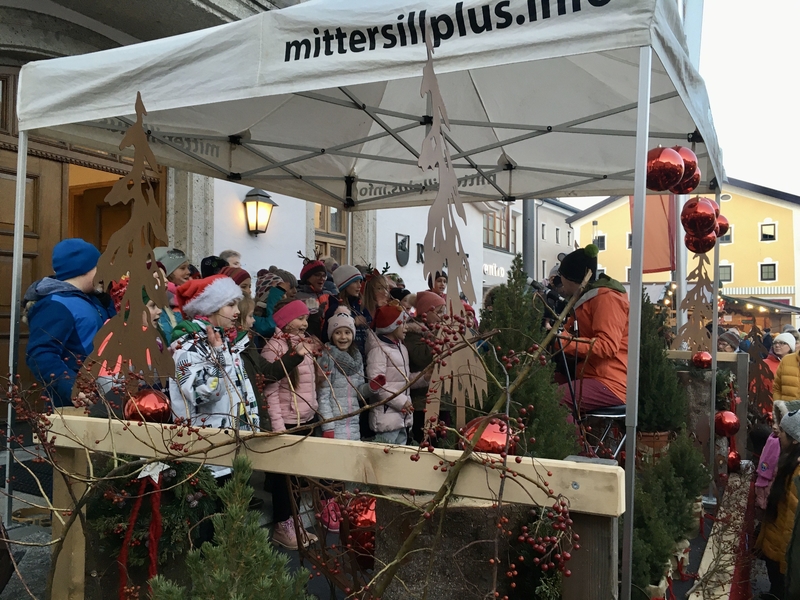 schulchor adventmarkt2019